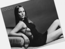 Leigh Taylor-Young photo