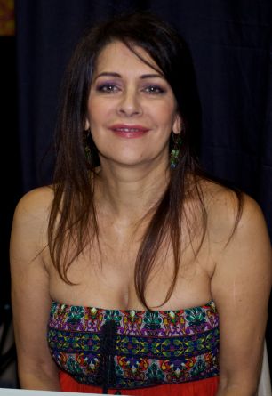 Leni Parker