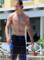 Leo Howard