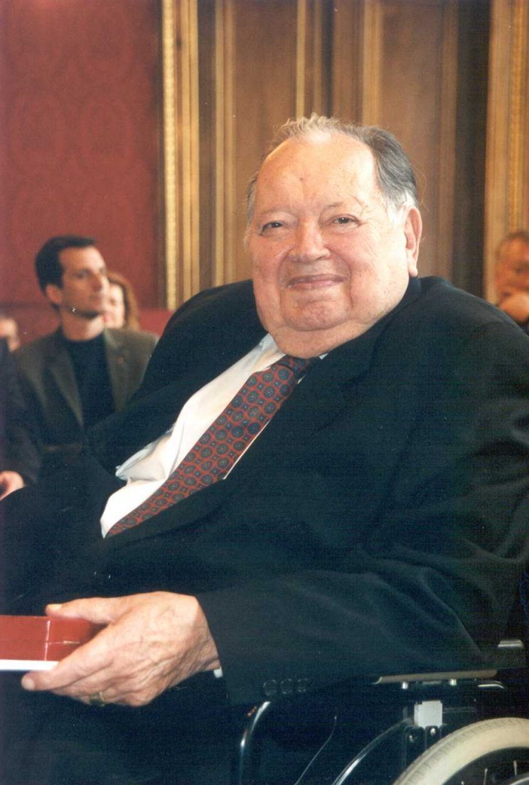 Leon Askin