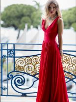 Leona Paraminski #1922218 picture (Portrait Medium)