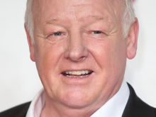 Les Dennis