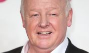 Les Dennis