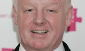 Les Dennis