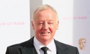 Les Dennis