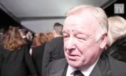 Les Dennis