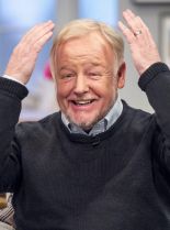 Les Dennis