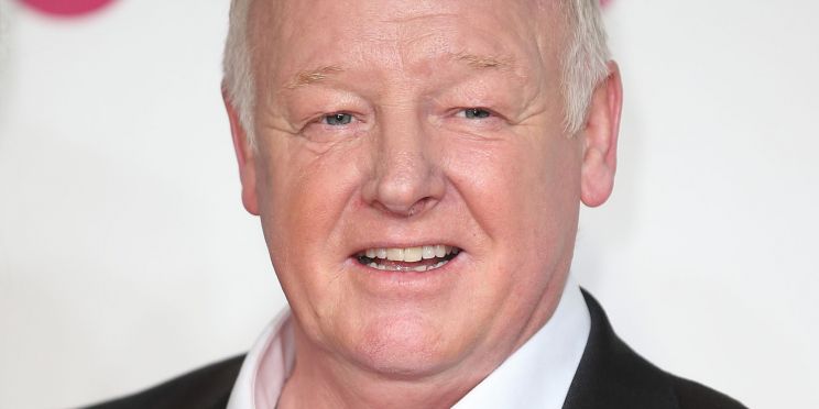 Les Dennis