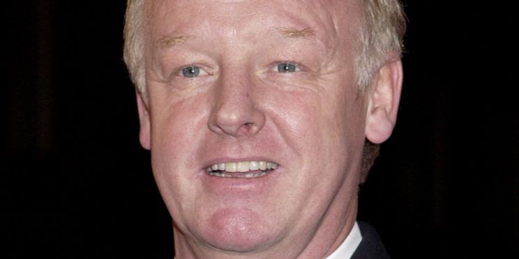 Les Dennis