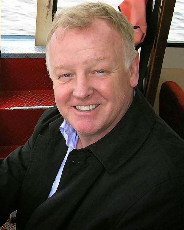 Les Dennis