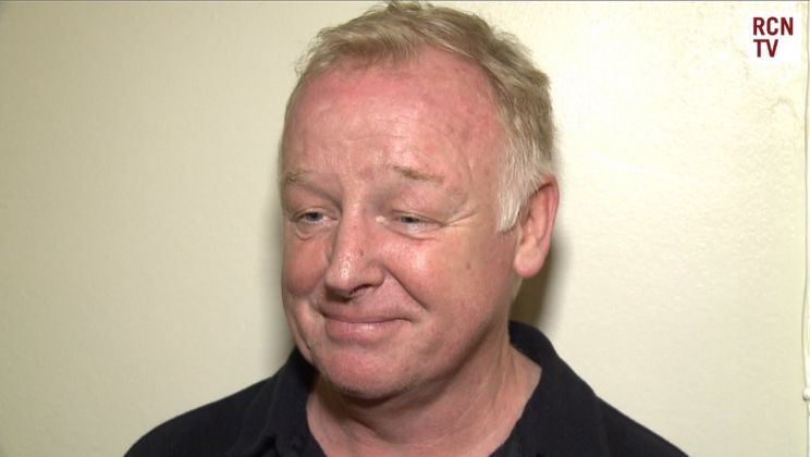 Les Dennis