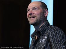 Les Stroud