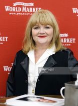 Lesley Nicol