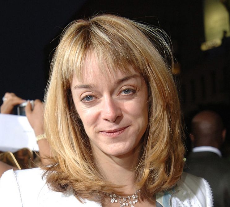 Leslie Dixon