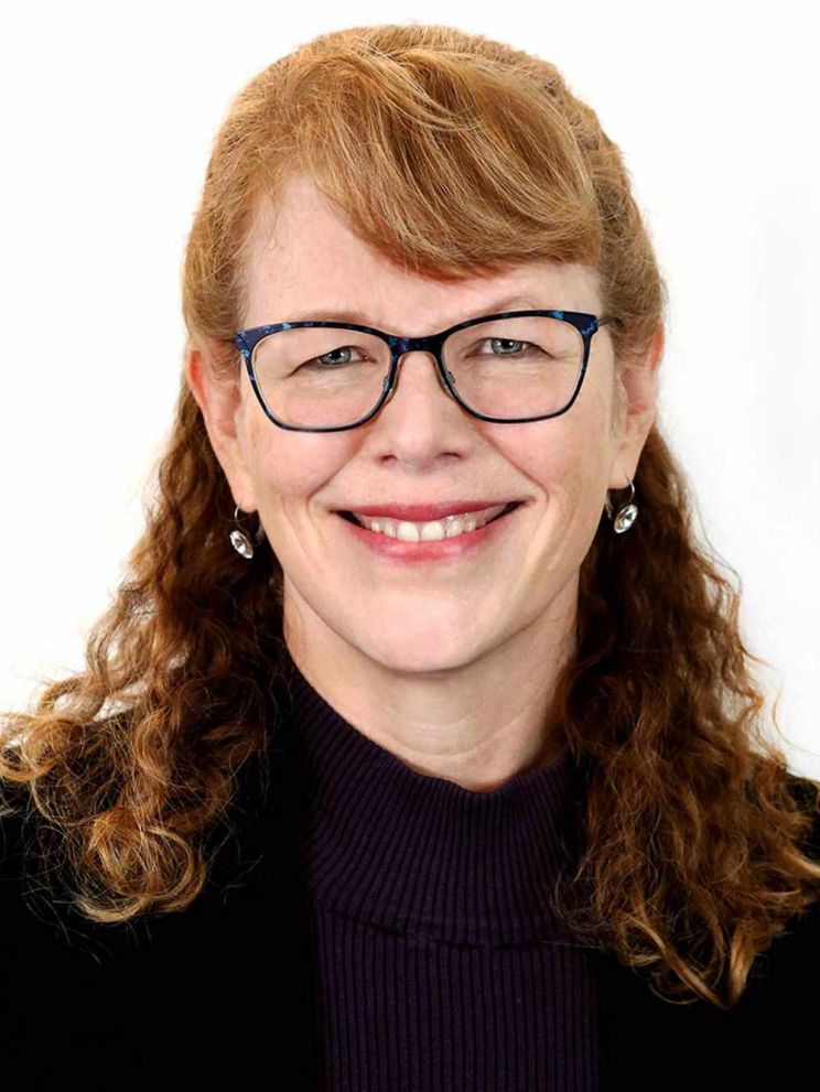 Leslie Dixon