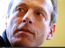 Leslie Grantham