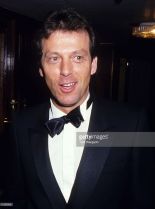 Leslie Grantham