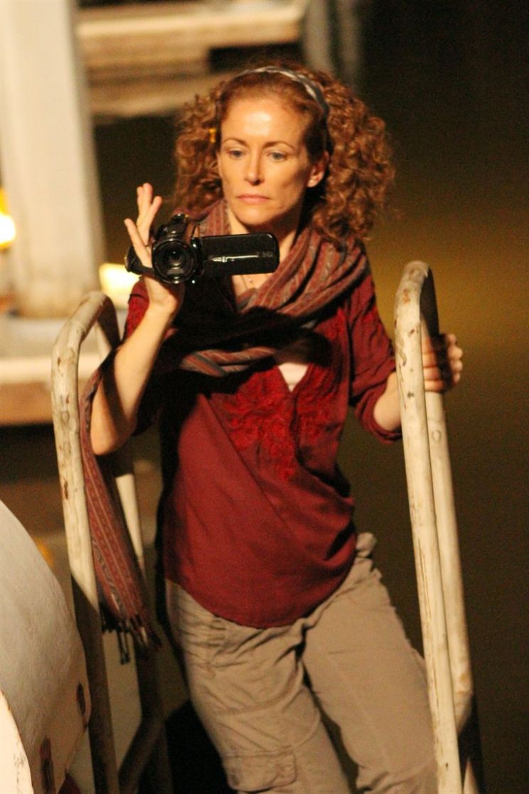 Leslie Hope