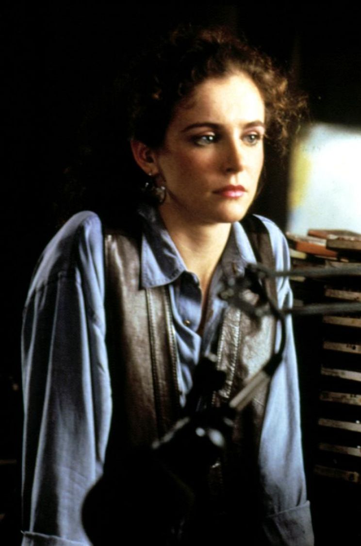 Leslie Hope