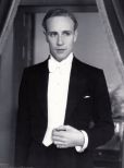 Leslie Howard