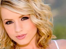 Lexi Belle