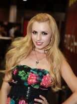Lexi Belle photo