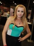 Lexi Belle