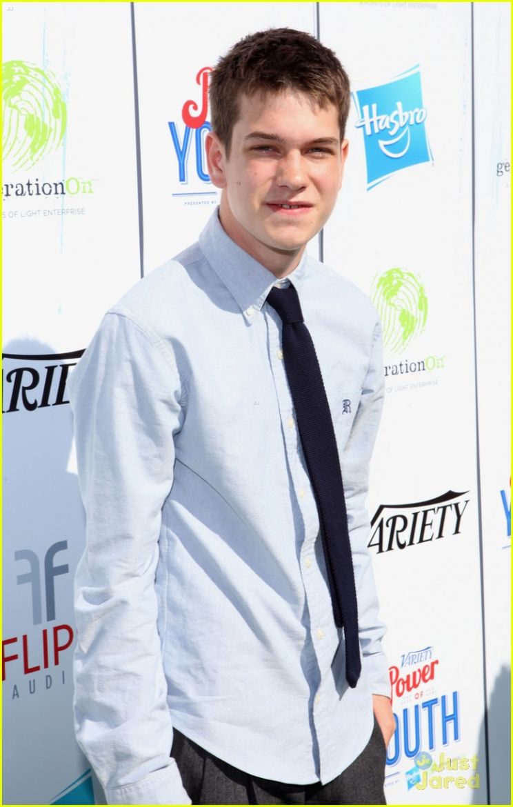 Liam James