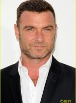 Liev Schreiber photo