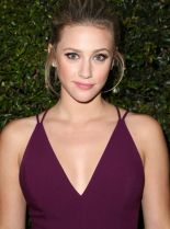 Lili Reinhart