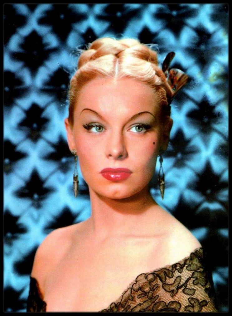 Lili St. Cyr