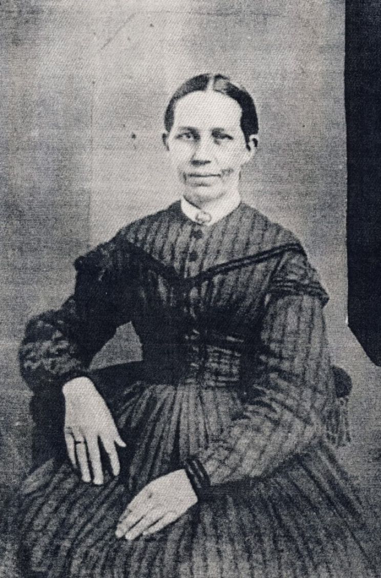 Lillian Hurst
