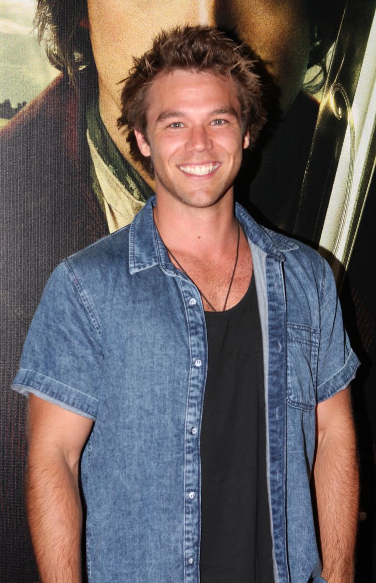 Lincoln Lewis