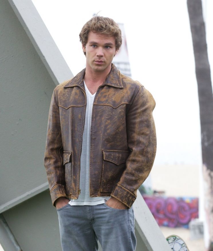 Lincoln Lewis