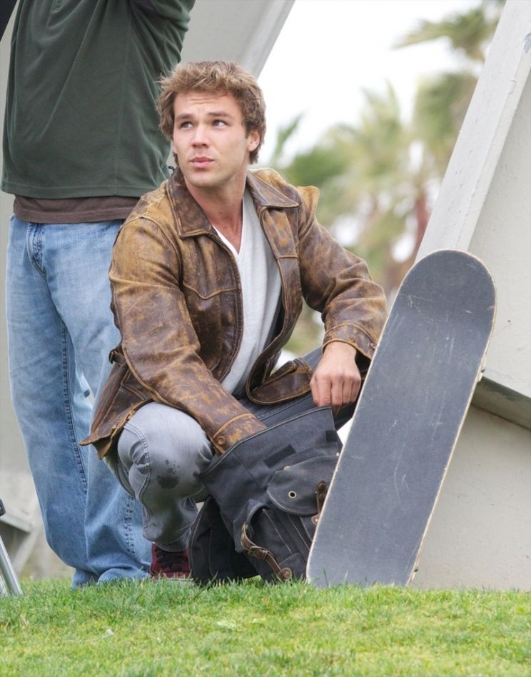 Lincoln Lewis