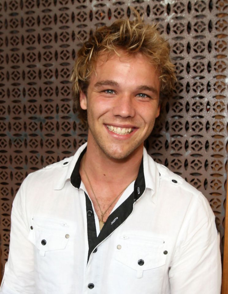 Lincoln Lewis