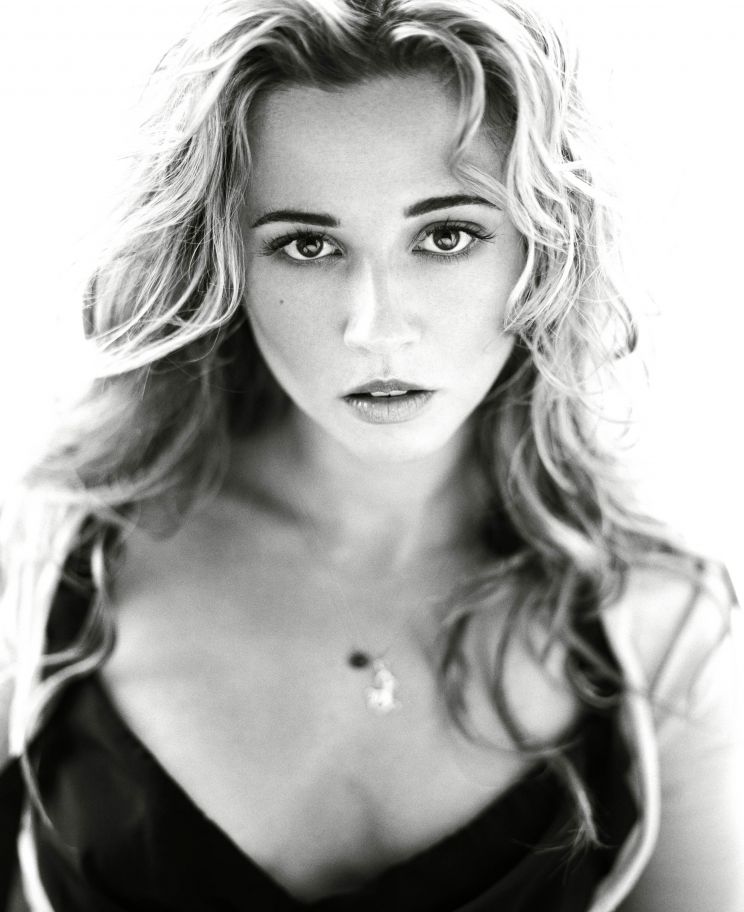 Linda Cardellini