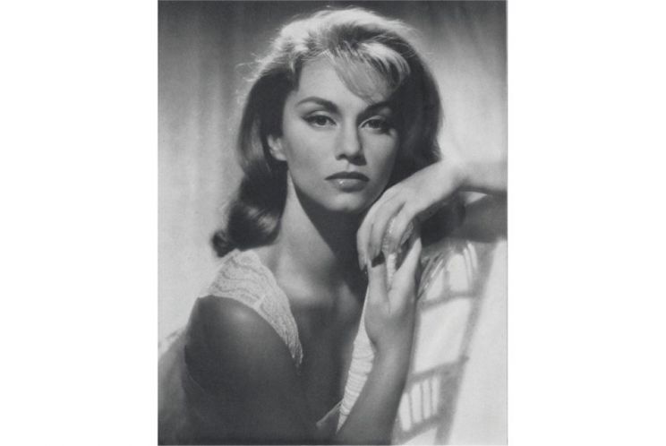 Linda Christian