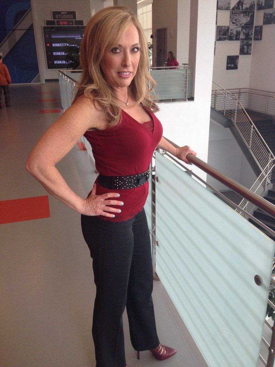 Pictures of Linda Cohn