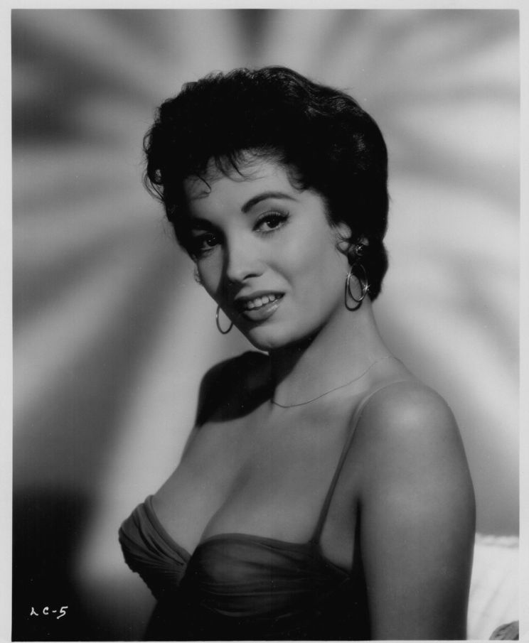 Linda Cristal