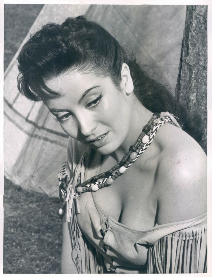 Linda Cristal