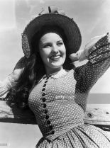 Linda Darnell #589900 picture (Portrait Medium)
