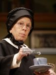 Linda Hunt