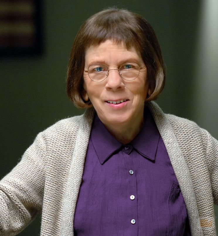 Linda Hunt