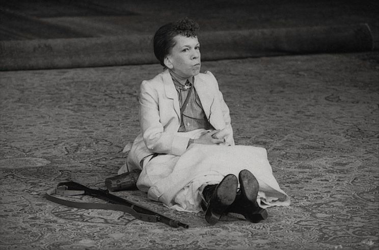 Linda Hunt