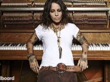 Linda Perry