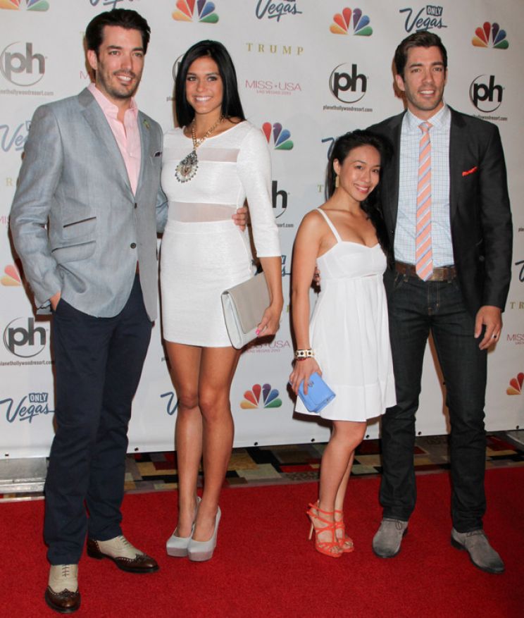 Pictures of Linda Phan