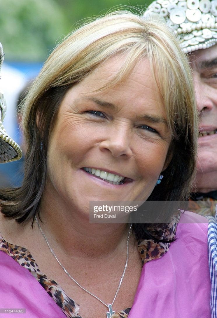 Linda Robson