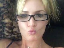 Lindsay Hanzl photo