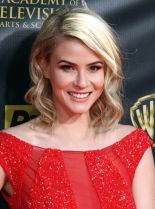 Linsey Godfrey photo